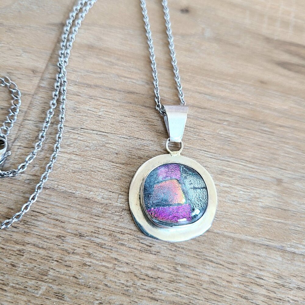Silver pendant with multicolored dichroic glass. - Picture 3 of 5